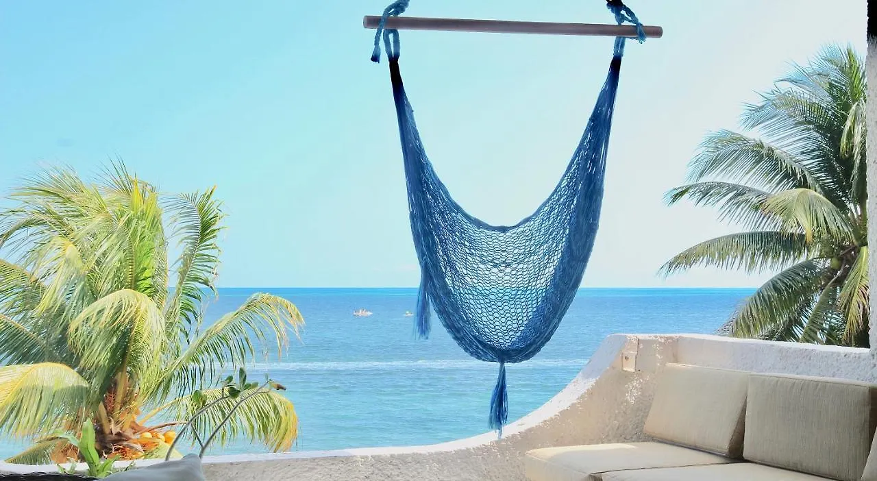 Flamingo Paradise Front By Cielo Maya Cancun